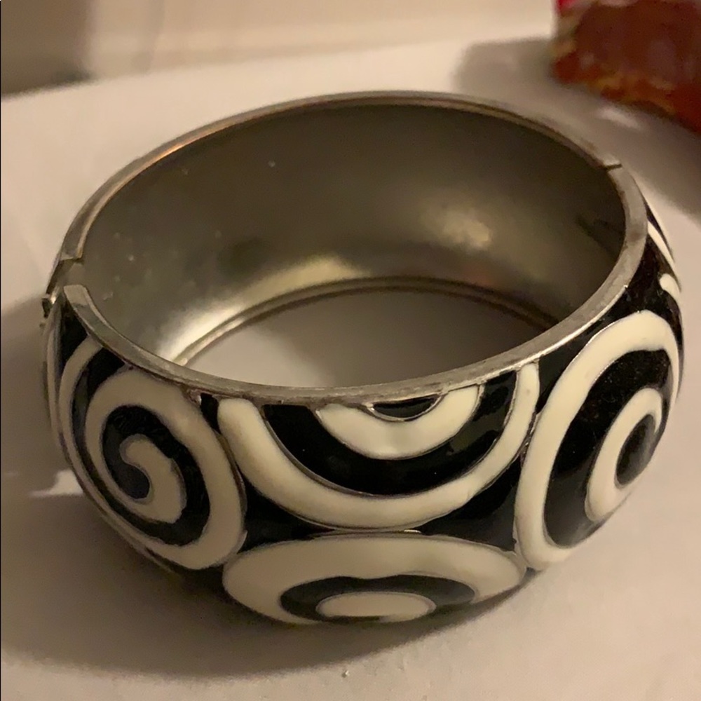Black and white bracelet